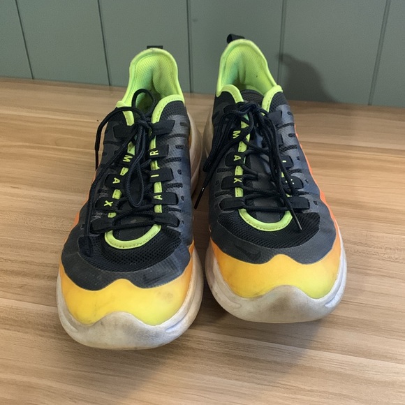 Nike AirMax Sneakers orange black and yellow - Picture 2 of 6